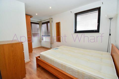 1 bedroom in a flat share to rent - Ocean Wharf  Westferry Road    (Canary Wharf), London, E14