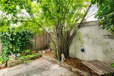 1 bedroom flat to rent, Rowallan Road, London
