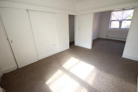 3 bedroom terraced house to rent, Victoria Street, Desborough NN14