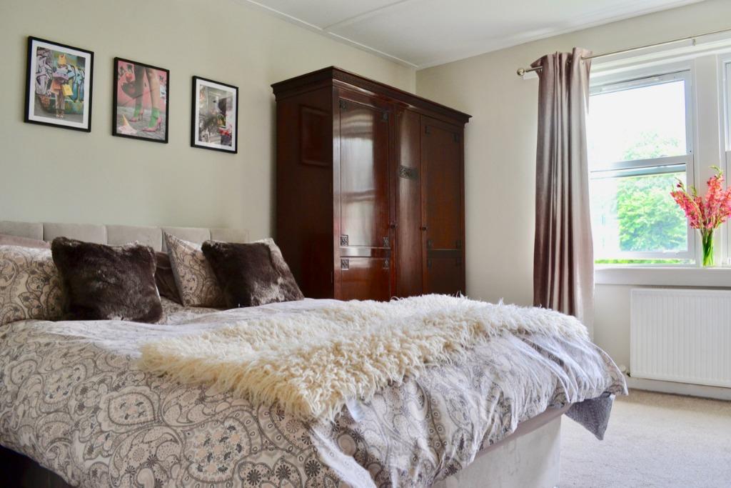 Boswall Avenue, Trinity, Edinburgh, EH5 2 bed flat £850 pcm (£196 pw)