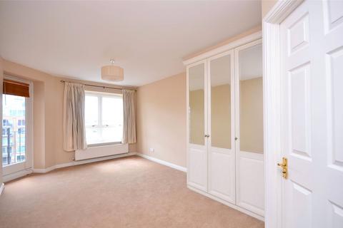 2 bedroom apartment to rent, Princes Riverside Road, London, SE16