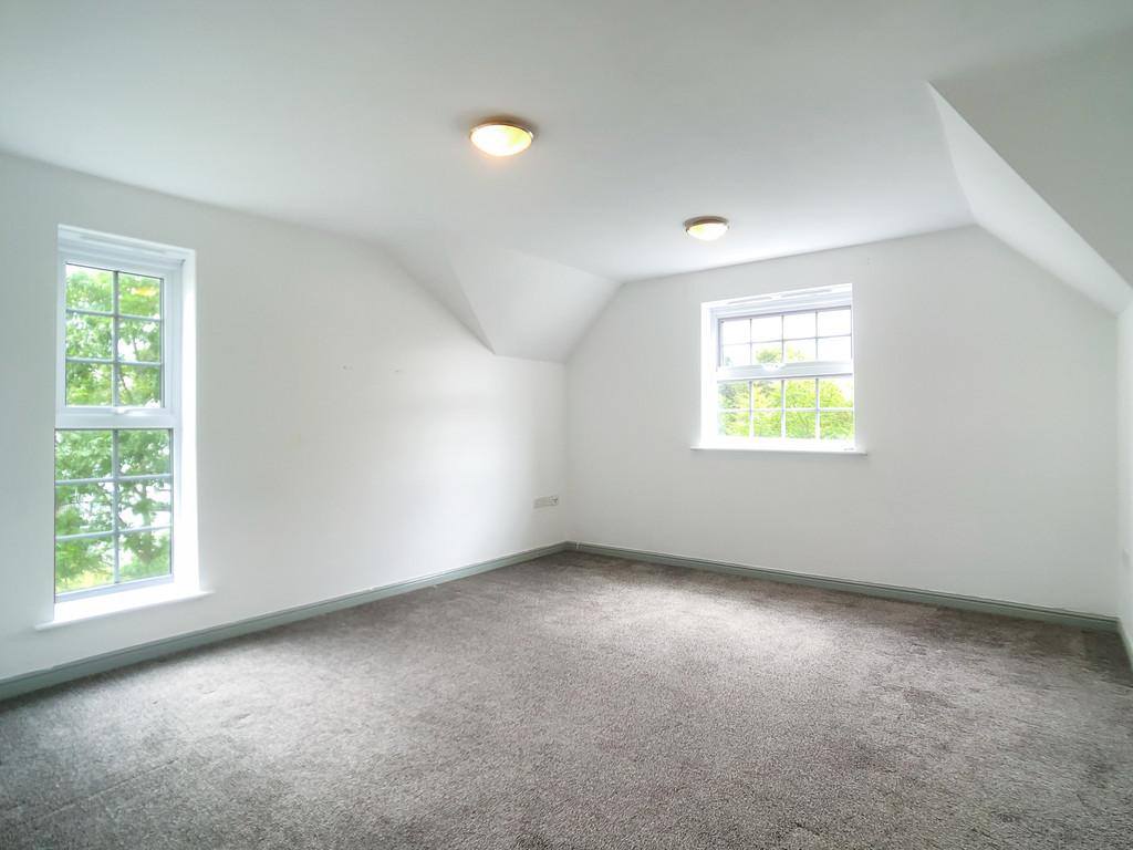 White Rose House 2 bed apartment £495 pcm (£114 pw)
