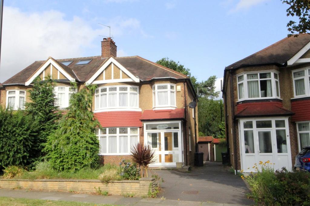 Green Moor Link, London, N21 3 bed semidetached house £799,999
