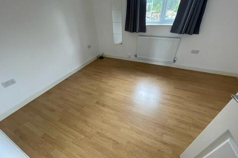 2 bedroom house to rent, Park Road, Nottingham NG6