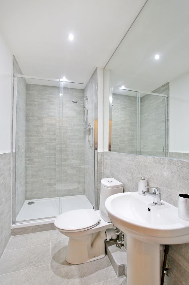 10 lamond − bathroom (3)