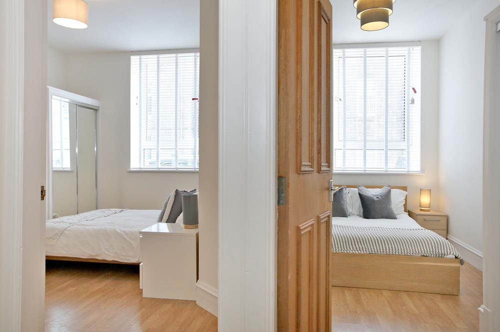 10 lamond − hallway