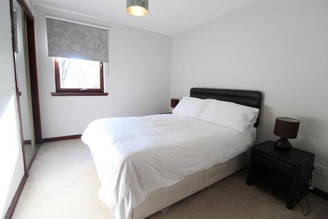 2 bedroom flat to rent, Whinhill Gate, First Floor, AB11