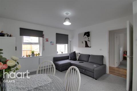 2 bedroom maisonette to rent, Hampden Road, Grays, RM17