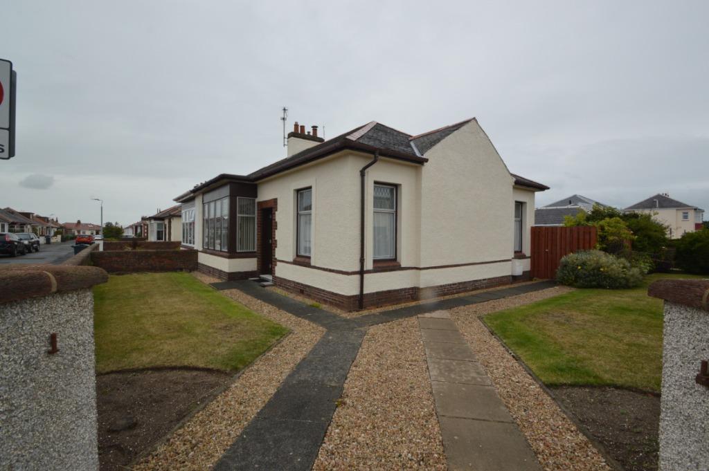 Craigpark Avenue, Prestwick, South Ayrshire, KA9 2BG 3 bed bungalow £