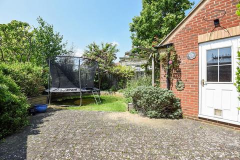 3 bedroom semi-detached house to rent, Foxglove Close,  Bicester,  OX26