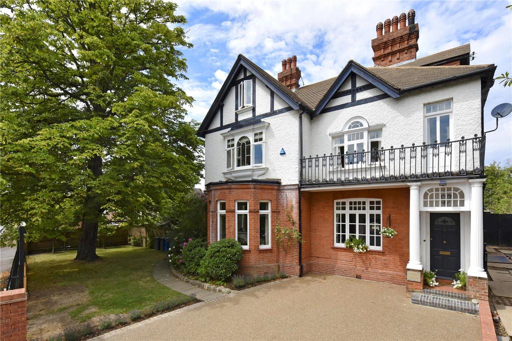 Bolton Avenue, Windsor, Berkshire, SL4 7 bed detached house to rent £
