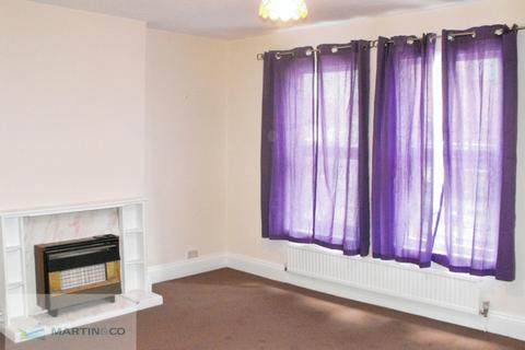 3 bedroom flat to rent, Terrace Road, Walton On Thames