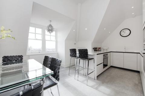 3 bedroom apartment to rent, Lyndhurst Road, Hampstead, London, NW3