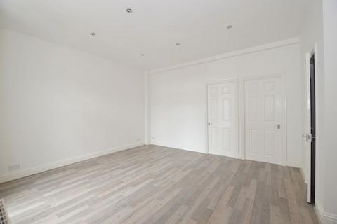 undefined, Uxbridge Road, Hatch End