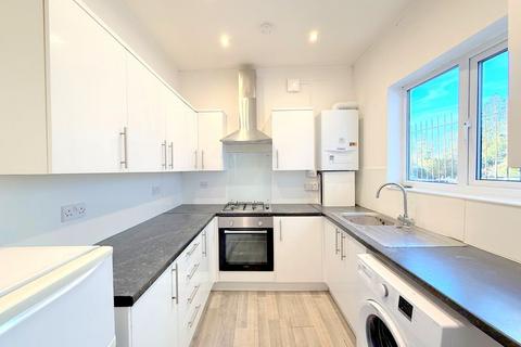 2 bedroom apartment to rent, Uxbridge Road, Hatch End