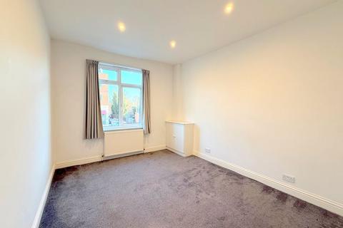 2 bedroom apartment to rent, Uxbridge Road, Hatch End