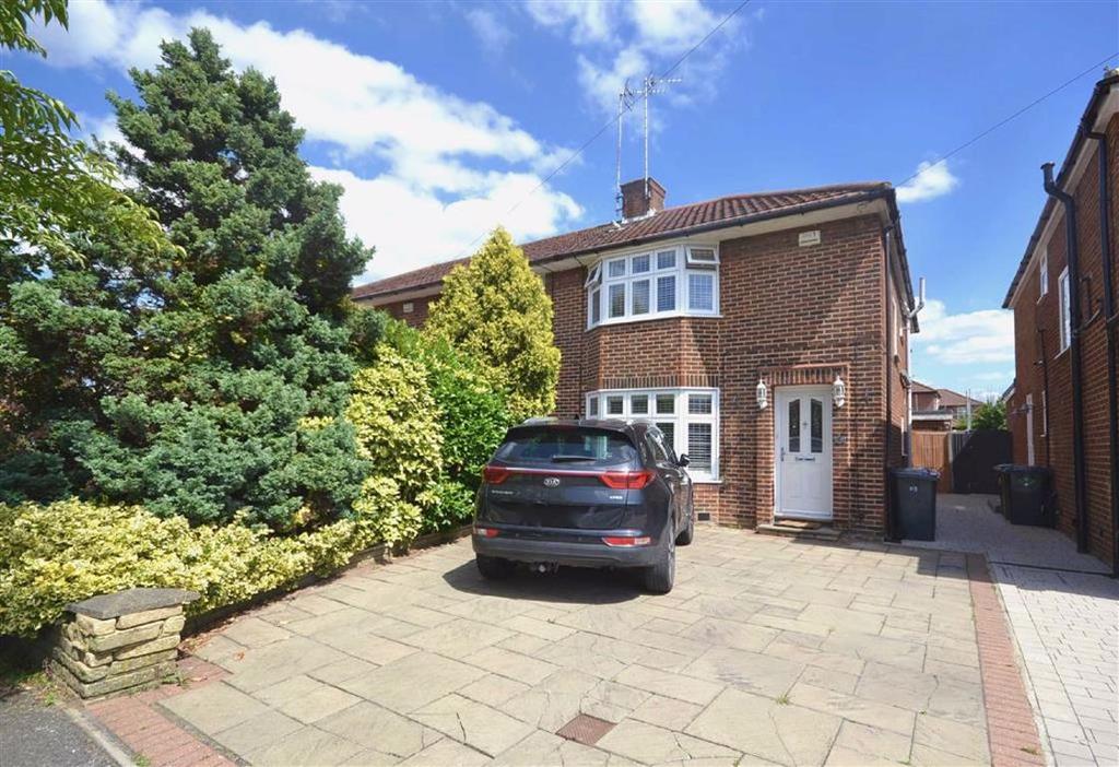 Bullhead Road, Borehamwood, Hertfordshire 3 bed semidetached house £565,000