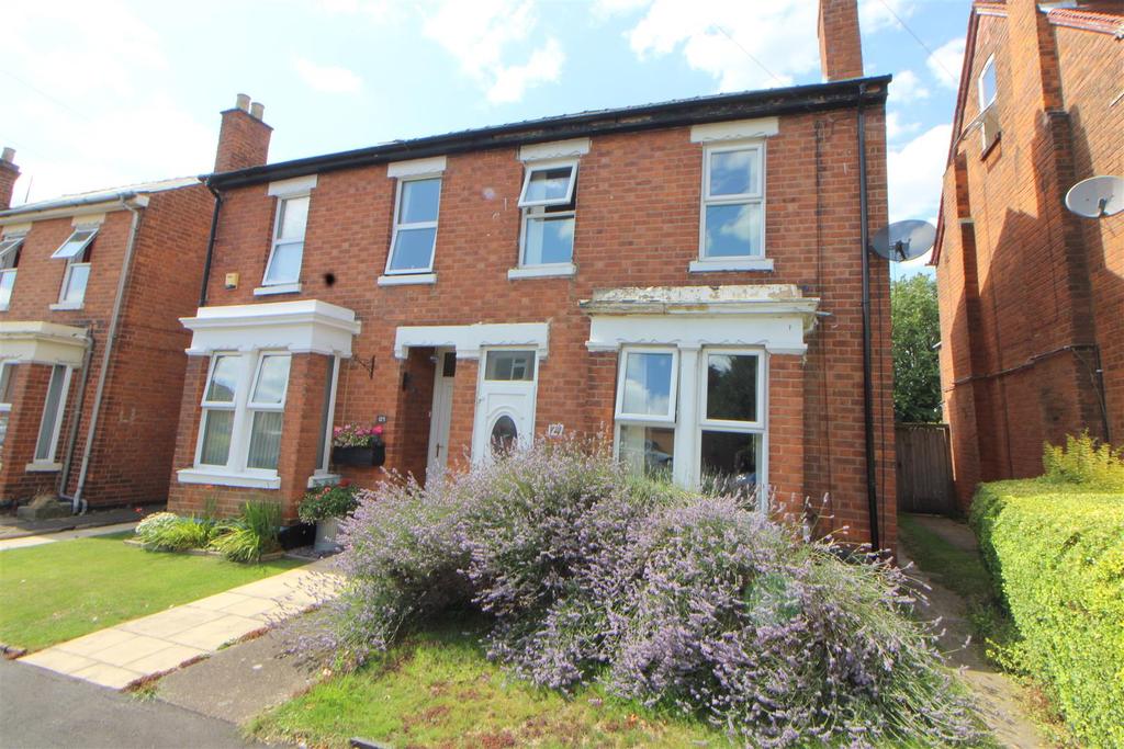 Deans Way, Gloucester 3 bed semidetached house £197,500