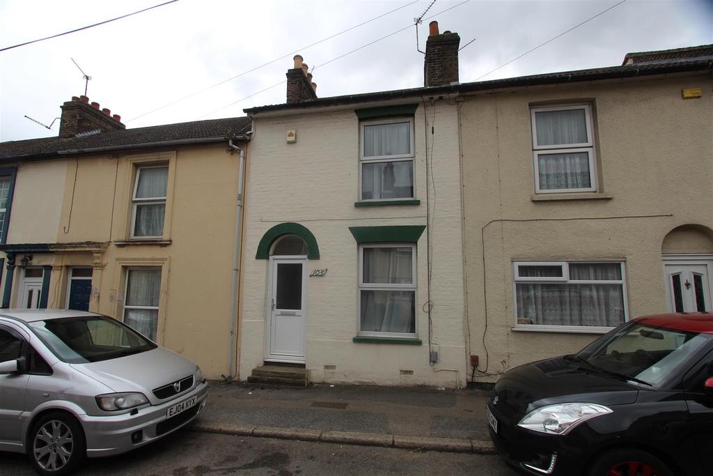 Charlotte Street, Sittingbourne 3 bed semidetached house £825 pcm (£