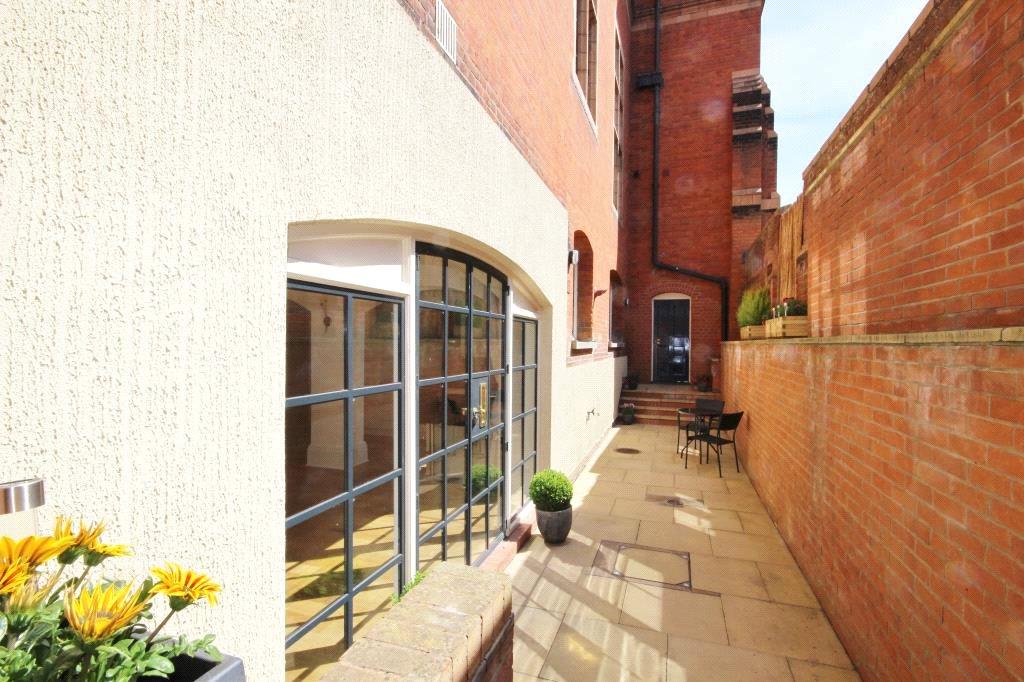 Victoria Institute, Sansome Walk, Worcester, WR1 2 bed apartment £270,000