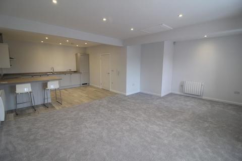 3 bedroom apartment to rent, Ferndale Court, 6 West End Road, Reading, RG7