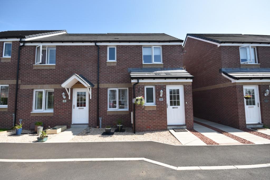 10 Wilson Place, Carluke, ML8 4SG 3 bed end of terrace house £128,000