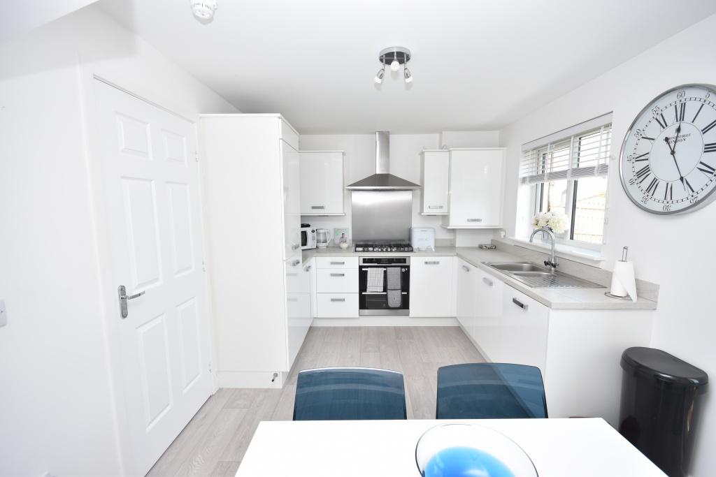 10 Wilson Place, Carluke, ML8 4SG 3 bed end of terrace house £128,000