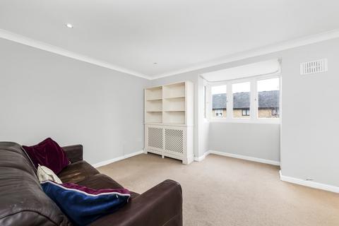 3 bedroom flat to rent, Hull Close, Surrey Quays, SE16