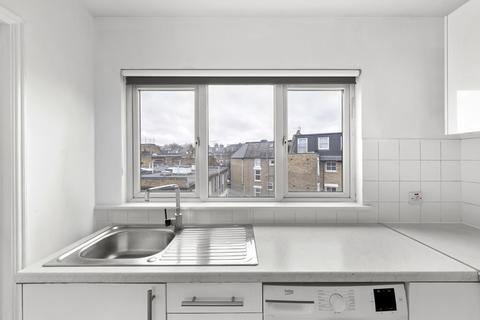 Studio to rent, Green Lanes, Stoke Newington N16