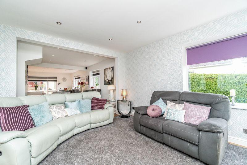 Alva, 89 Kirkoswald Road, Maybole, KA19 8BN 4 bed detached bungalow £