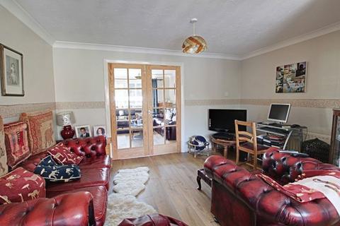 10 Pine Walk, North Bradley, Trowbridge, BA14 0SP