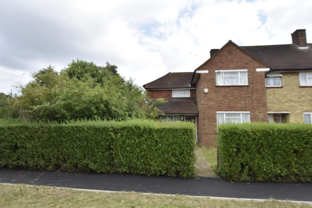 Avenue, Feltham, Middlesex, TW14 3 bed end of terrace house £
