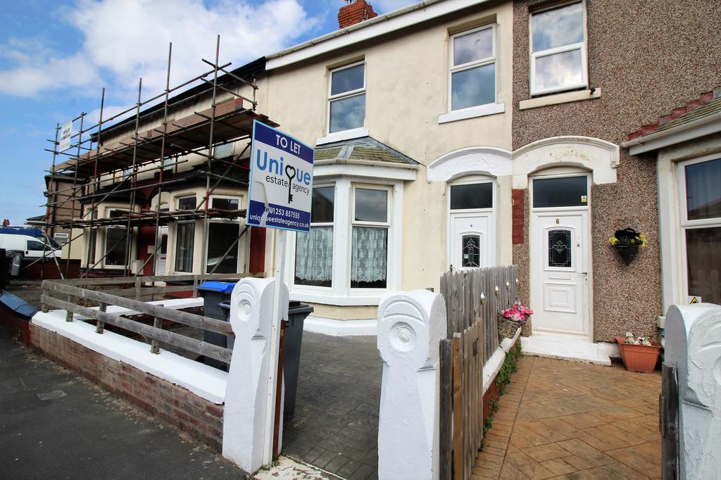 Sherbourne Road, Blackpool, FY1 4 bed terraced house £685 pcm (£158 pw)