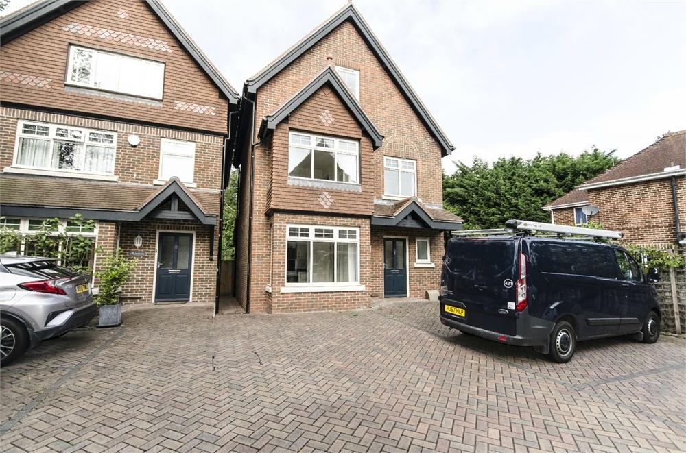 Glen Eyre Road, Bassett, SOUTHAMPTON, Hampshire 4 bed detached house