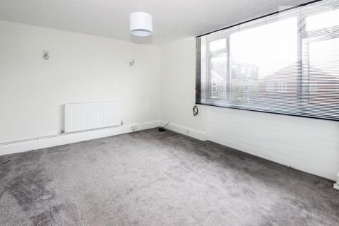 2 bedroom apartment to rent, Mildmay Road, Burnham-on-Crouch