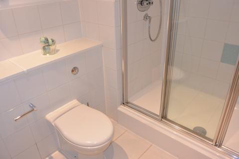 2 bedroom flat to rent, Regal Court, 195 Holders Hill Road, NW7