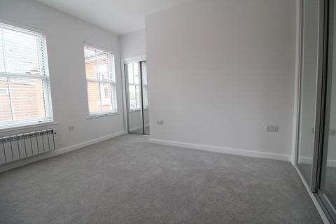 2 bedroom apartment to rent, Ferndale Court, 6 West End Road, Reading, RG7