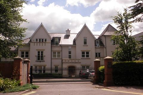 2 bedroom apartment to rent, Wray Park Road, Reigate