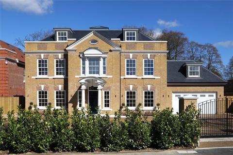 6 bedroom detached house to rent, Gregories Road, Beaconsfield, Buckinghamshire, HP9