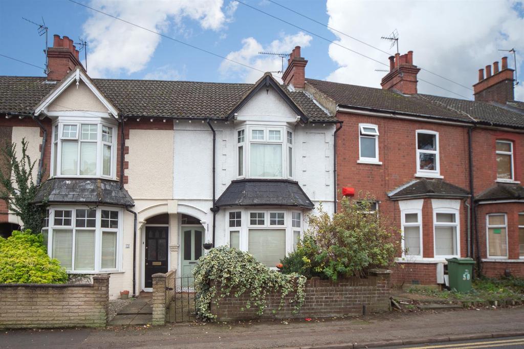 Chiltern Road, Dunstable, Bedfordshire 3 bed terraced house £270,000