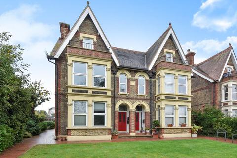 1 bedroom apartment to rent, London Road,  High Wycombe,  HP11