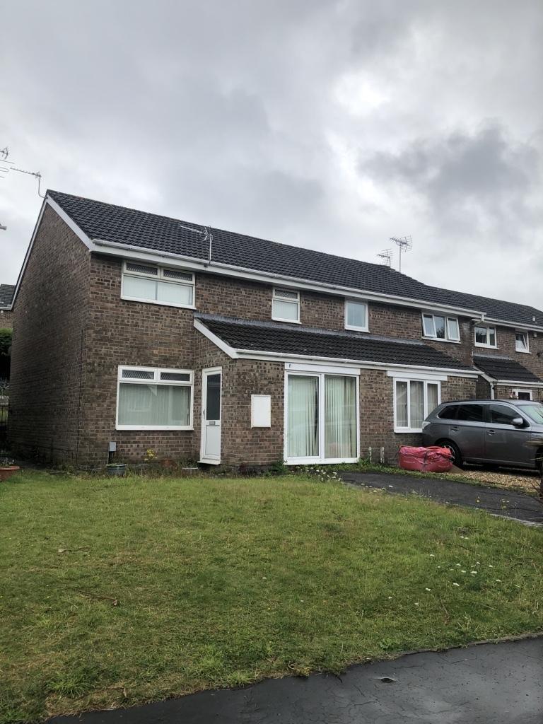 Taliesin Place, Loughor, Swansea 3 bed semidetached house £600 pcm