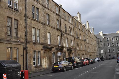 2 bedroom flat to rent, Drumdryan Street, Tollcross, Edinburgh, EH3