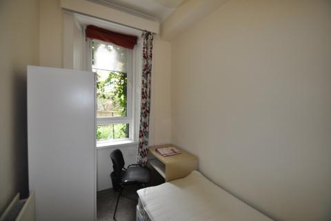 2 bedroom flat to rent, Drumdryan Street, Tollcross, Edinburgh, EH3