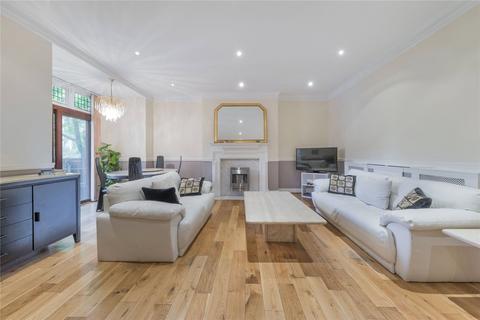 3 bedroom flat to rent, Netherhall Gardens, Hampstead, London