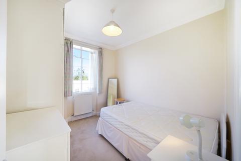 2 bedroom flat to rent, Townshend Court, Allitsen Road, London