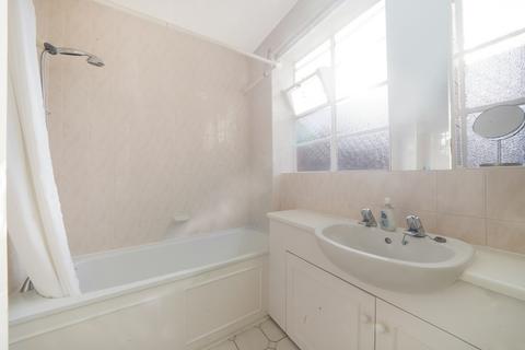 2 bedroom flat to rent, Townshend Court, Allitsen Road, London