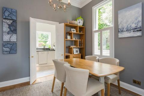 2 bedroom flat to rent, Wexham Road, Wexham, Slough