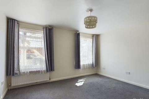 2 bedroom flat to rent, Beulah Road, Thornton Heath, CR7 8JG