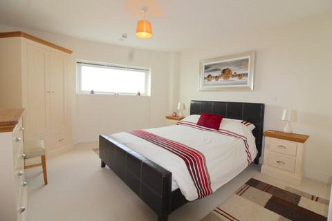 2 bedroom apartment to rent - Meridian Tower, Trawler Road, Swansea